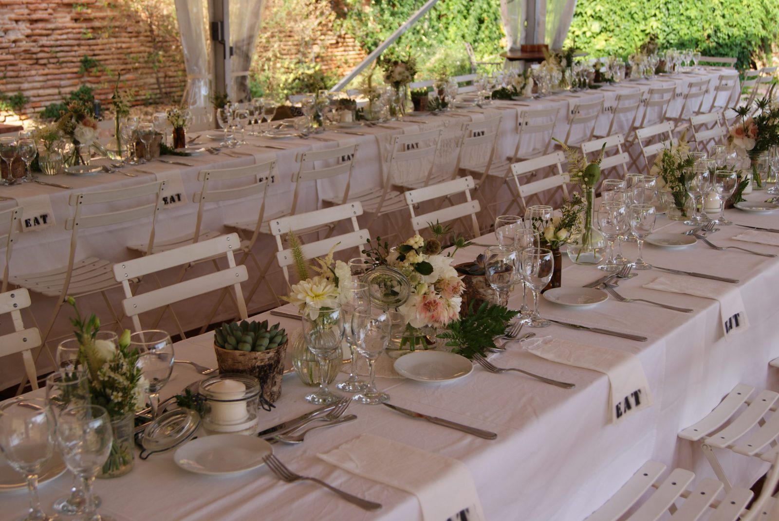 Réception de mariage dans le parc du Château des Varennes
